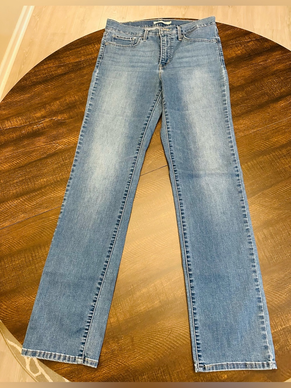 Levi's Women's 314 Shaping Straight Jeans-Size 32x33